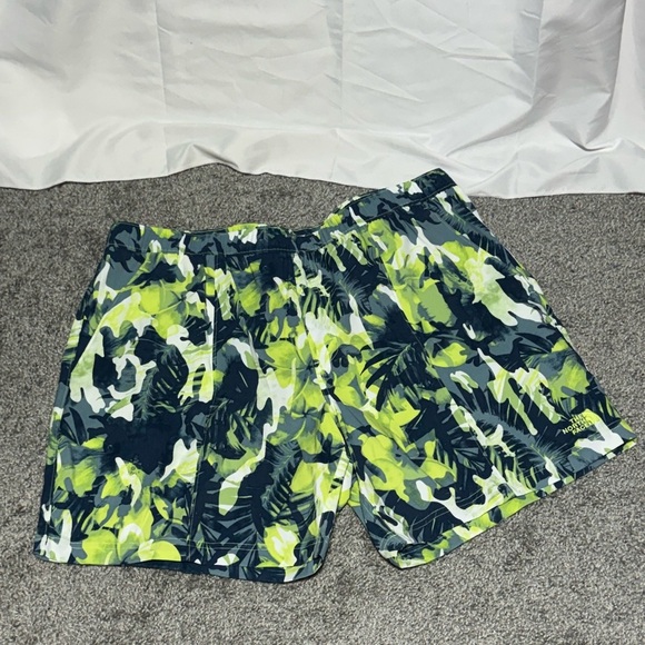 The North Face Swim Trunks Mens Classic Hybrid Flash Dry Green Floral XL - Picture 1 of 5